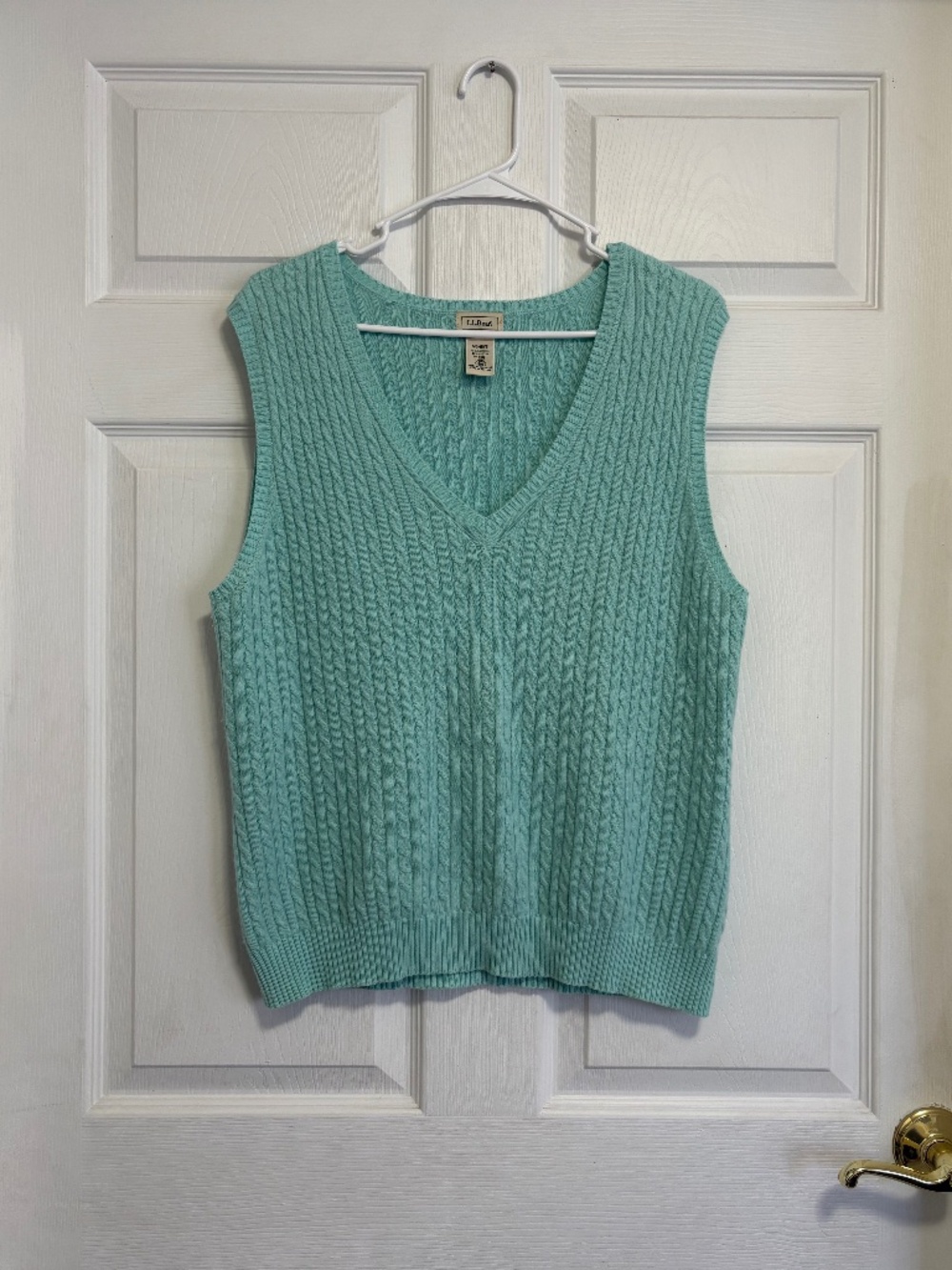Women's L.L. Bean Blue Cable Knit V-Neck Cashmere Cotton Blend Sweater Vest